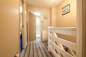 Reception - Harry's - 2 Bedroom Holiday Home - Tenby (Tenby)