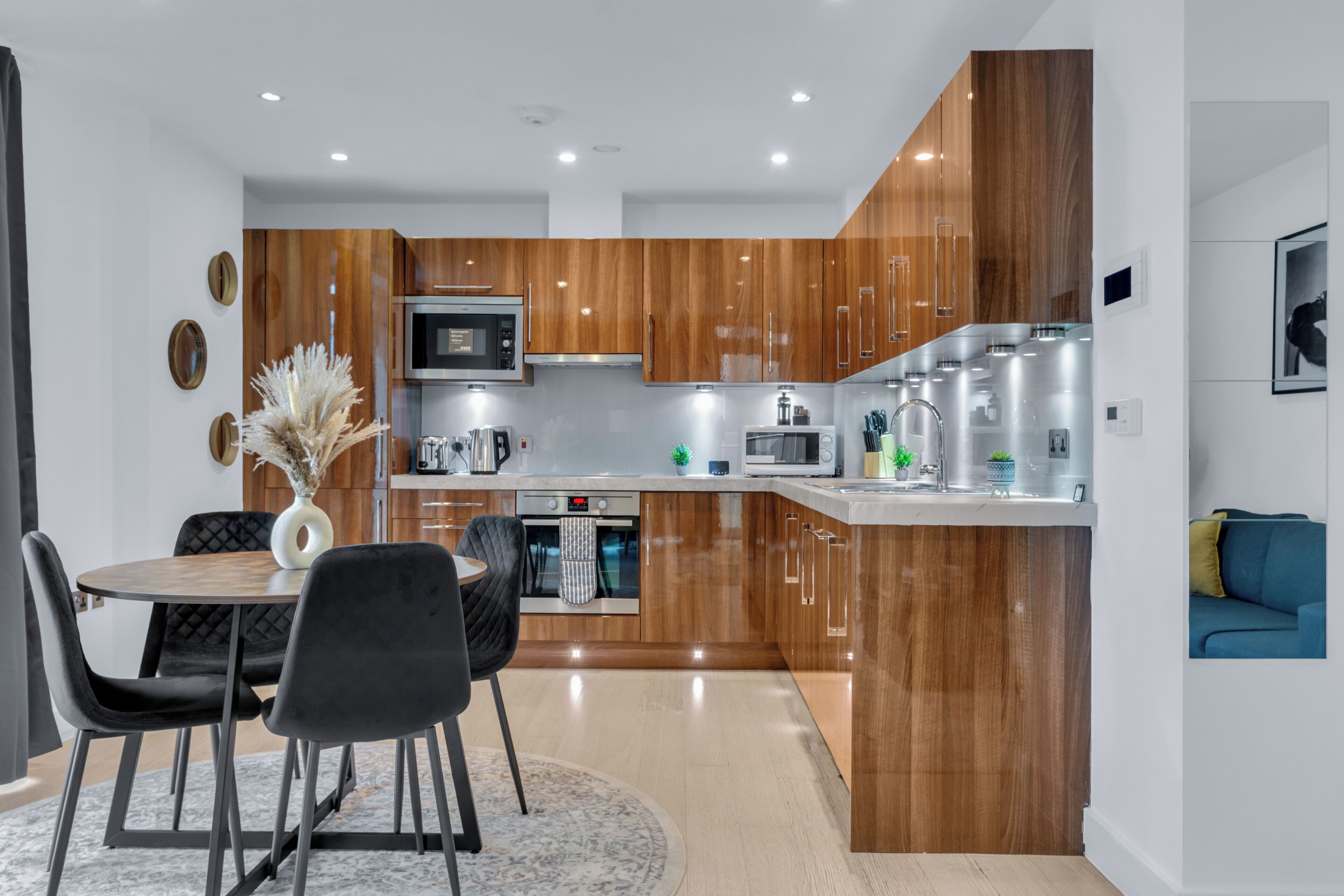 Deluxe Apartment, 2 Bedrooms, Non Smoking, Kitchenette | Private kitchen | Fridge, stovetop, electric kettle, toaster