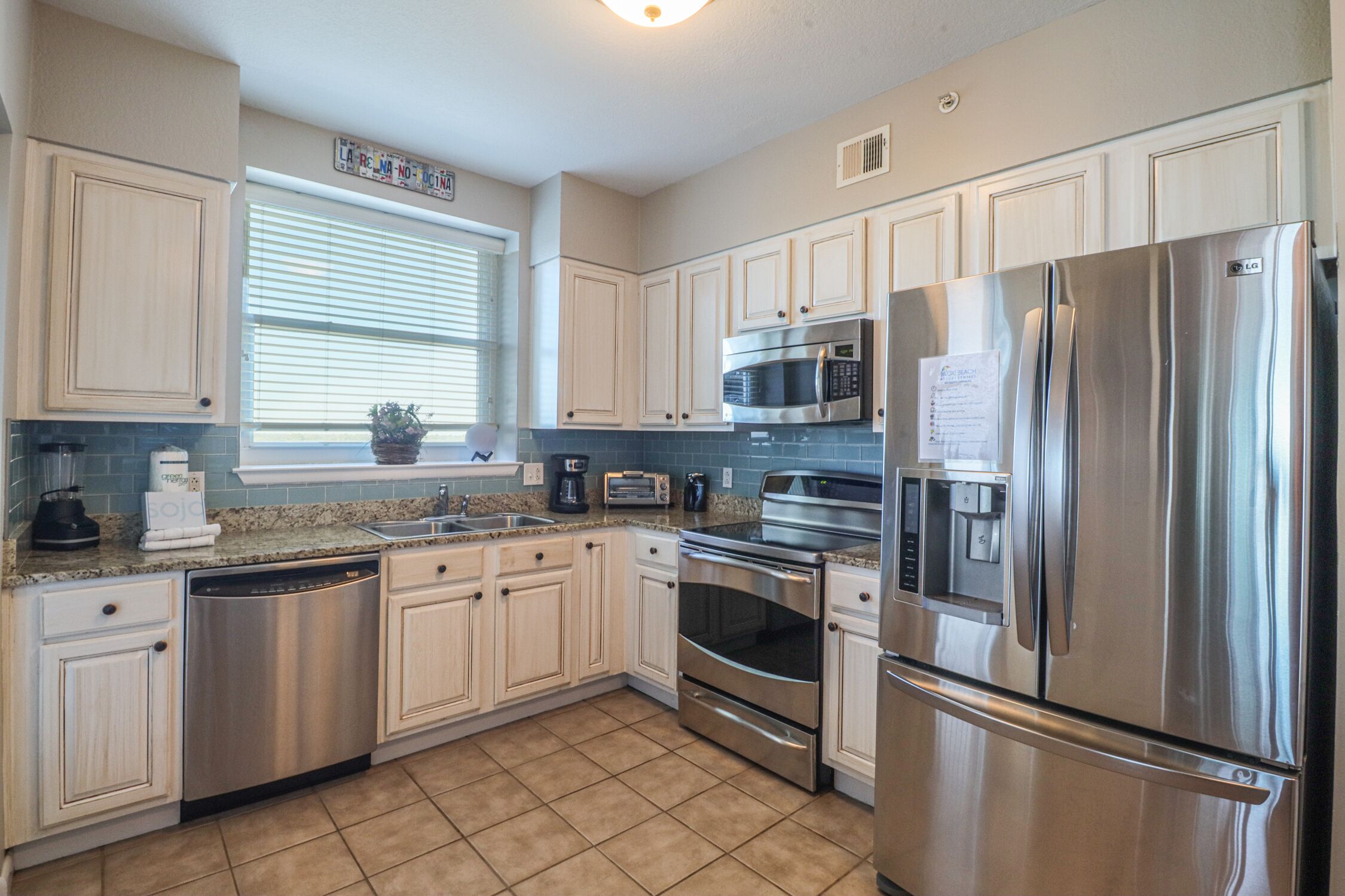 Beautiful 3 Bedroom /  3 Bathroom Condo Overlooking the Gulf LT1-908