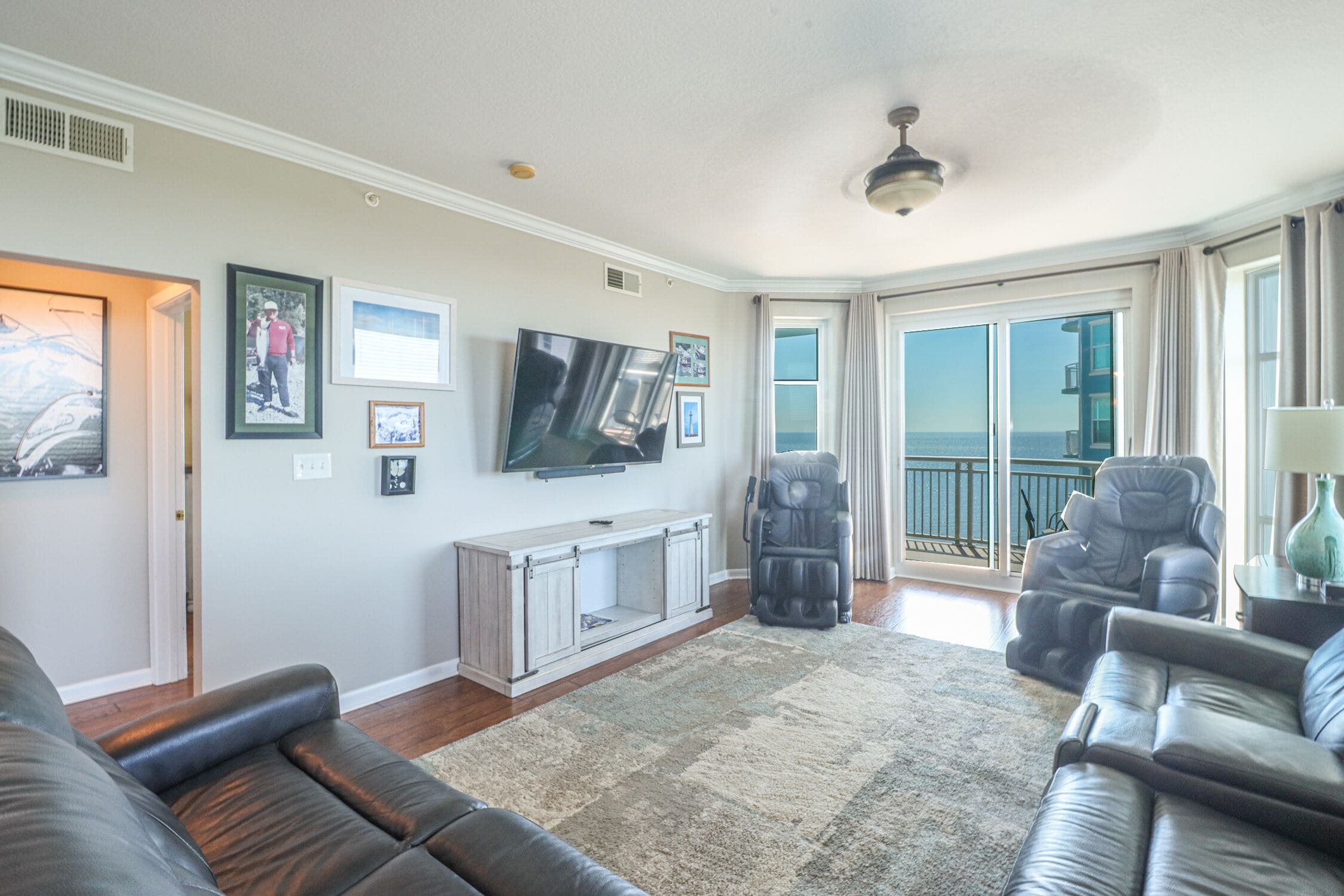 Beautiful 3 Bedroom /  3 Bathroom Condo Overlooking the Gulf LT1-908