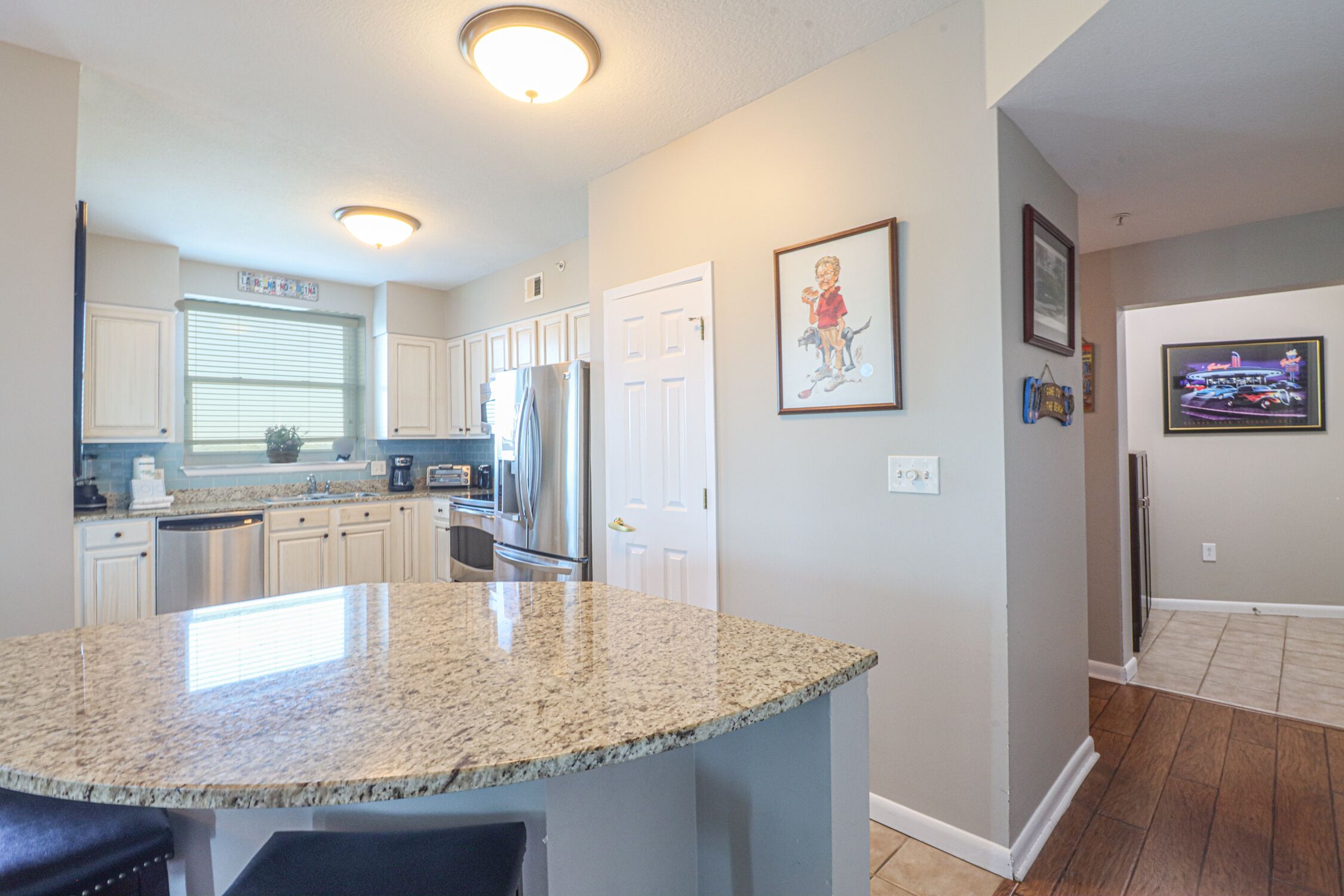 Beautiful 3 Bedroom /  3 Bathroom Condo Overlooking the Gulf LT1-908