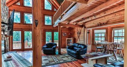 *Book Summer* Nature Cabin-HOT TUB Grill Fire Pit