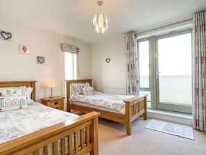 4 Schlafzimmer, Bügeleisen/Bügelbrett, WLAN, Bettwäsche
