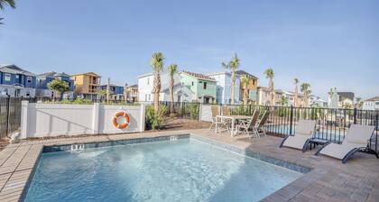 Cozy Margaritaville Cottage, Near Disney + Universal!