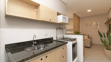 Estudio estándar (527483) | Cocina privada | Frigorífico, microondas, horno y placa de cocina
