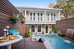 Unclassified image, 3 of 15, button - Upscale Carriage House with Pool | Near River St (Savannah)