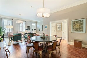 Unclassified image, 2 of 26, button