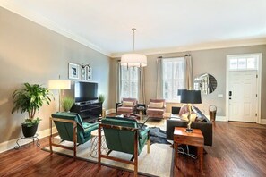 Unclassified image, 5 of 26, button