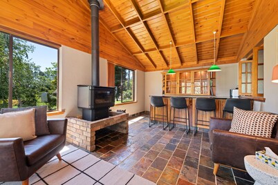 Bendalong | Rural Retreat, Short Drive to CBD