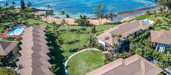 Walkable to town and Oceanfront with A/C!