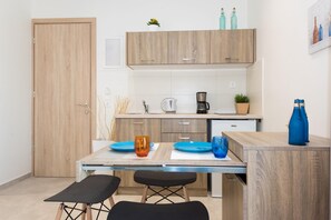 Departamento superior, vista parcial al mar | Servicio a la habitación