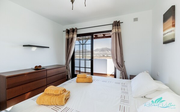 Villa, Multiple Beds - Remarkable 3-bed Villa in Playa Blanca (Yaiza)