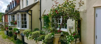 Beautiful 17th Century Coach House