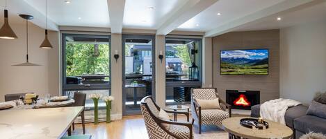 Smart TV, fireplace, stereo, offices