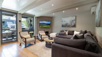 Smart TV, stereo, offices