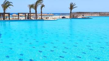 5 outdoor pools, open 9:00 AM to 6:00 PM, pool umbrellas, pool loungers