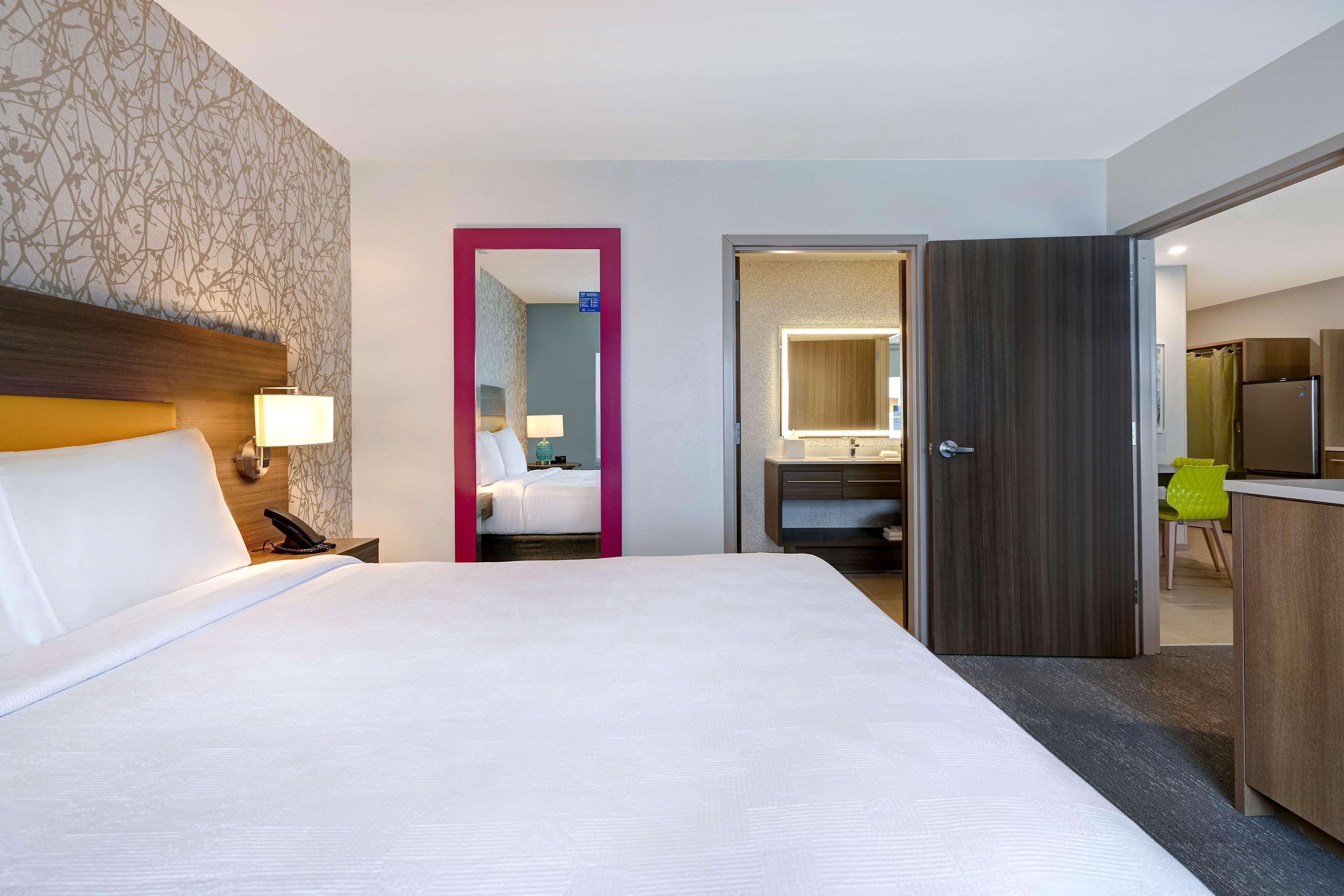 Suite, 1 Bedroom, Non Smoking | In-room safe, desk, laptop workspace, blackout drapes