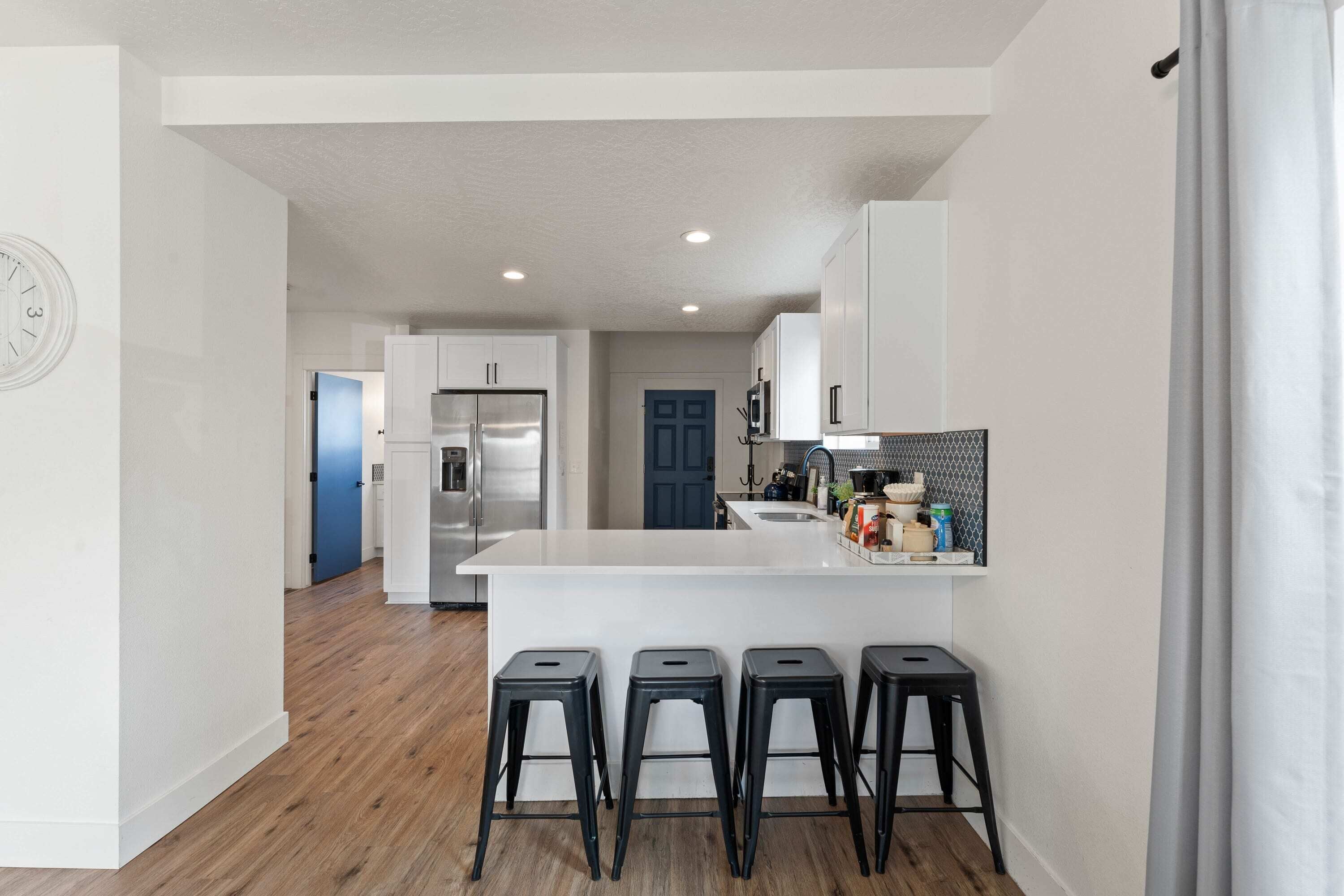 Big House / Mins To DT / Big Groups / Well Stocked