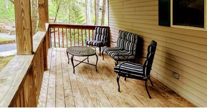 Escape to The Trees Cabin