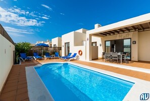 Villa, Meerdere bedden | Zwembad | Een buitenzwembad