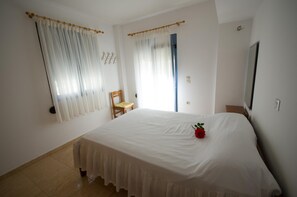 Family House | 3 bedrooms, individually decorated, individually furnished, bed sheets - Family Holidays House Koutsouras by GHH (Ierapetra)