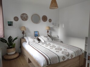 2 chambres, lit parapluie, Wi-Fi gratuit, draps fournis