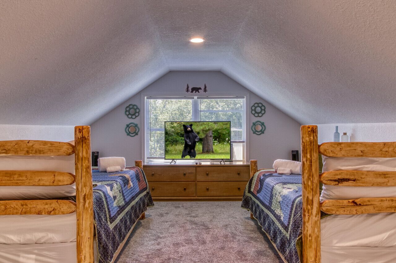 2 bedrooms, desk, free WiFi, bed sheets