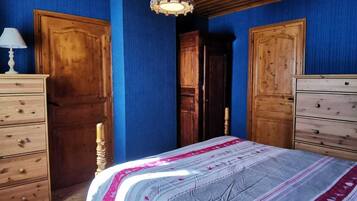 3 Schlafzimmer, Bügeleisen/Bügelbrett, Internetzugang, Bettwäsche