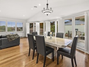 Dining - Perfection Village Bay, In the heart of Sorrento With Pool & Spa (sleeps 14) (Sorrento)