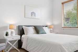 4 bedrooms, Internet, bed sheets