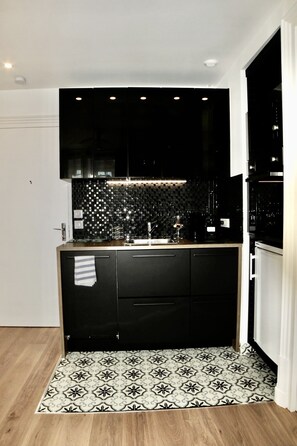 Fridge, microwave, oven, stovetop - Résidence Eugenie (Cabourg)