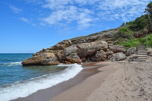 Beach nearby - Villa with sea views. Located 1000 meters from Platja del Racó-Begur. 10 people (Begur)
