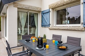 Outdoor dining - La Traversée - Maison 3 chambres - plage à 200 m (Fréhel)