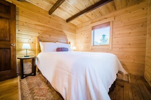 3 dormitoris, escriptori i planxa i posts de planxar