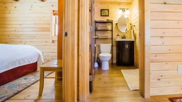 2 bedrooms, desk, iron/ironing board, travel crib