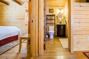 2 chambres, bureau, fer et planche à repasser, lit parapluie