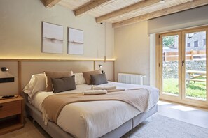 4 chambres, fer et planche à repasser, accès à Internet, literie fournie
