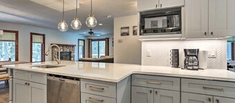 Pocono Mountains Lake Naomi - Pocono Pines, PA renovated luxury design house