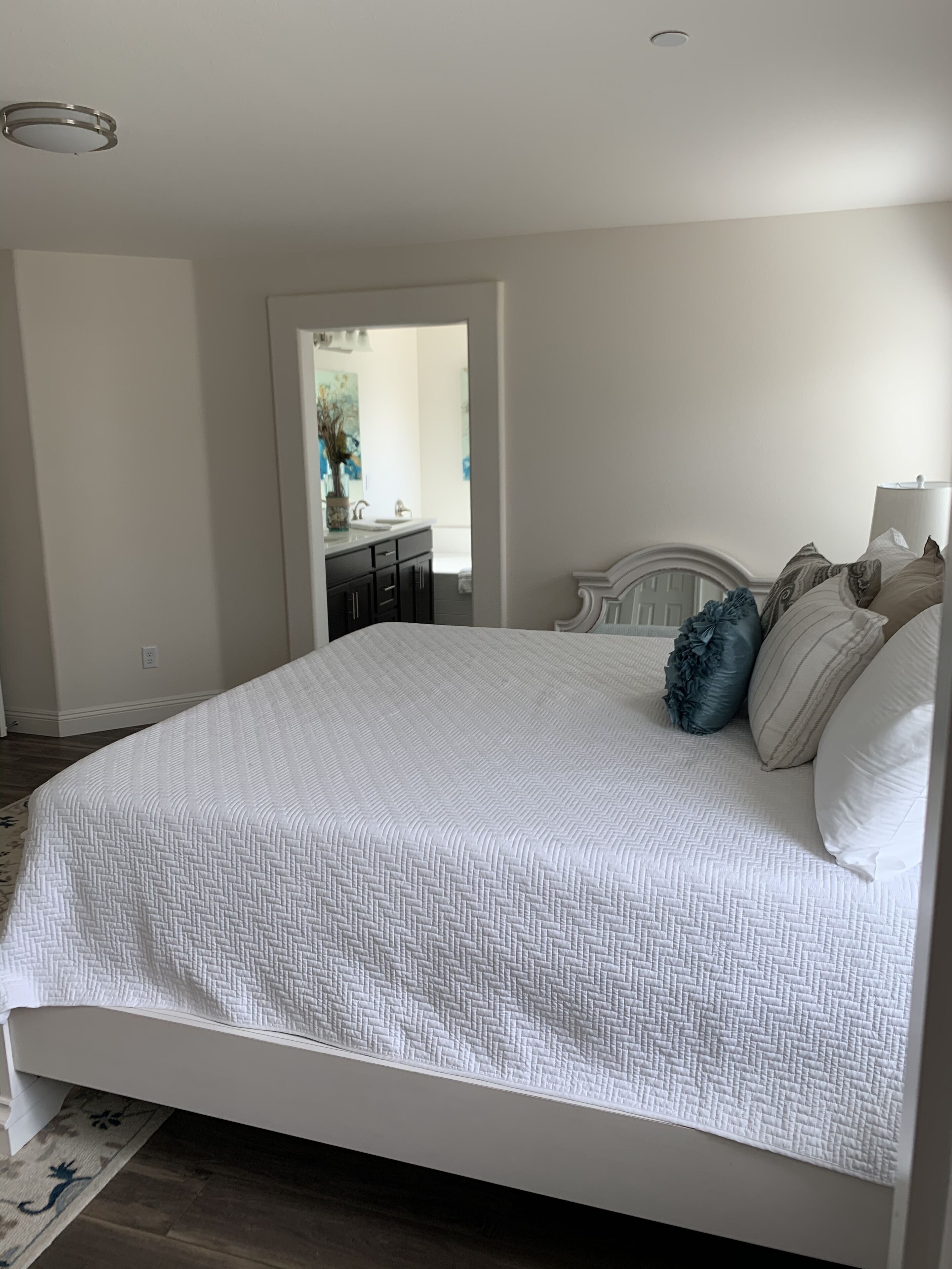 Close to the beach, wineries golfing and the mountains!