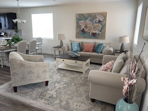 Smart TV - Beach home near Vandenberg AFB , golf, wine, Pismo, solving, Santa Barbara. (Guadalupe)