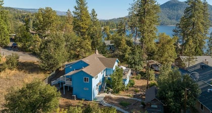 Al fresco dining with lake views, close to Yosemite, walk to lake, foosball
