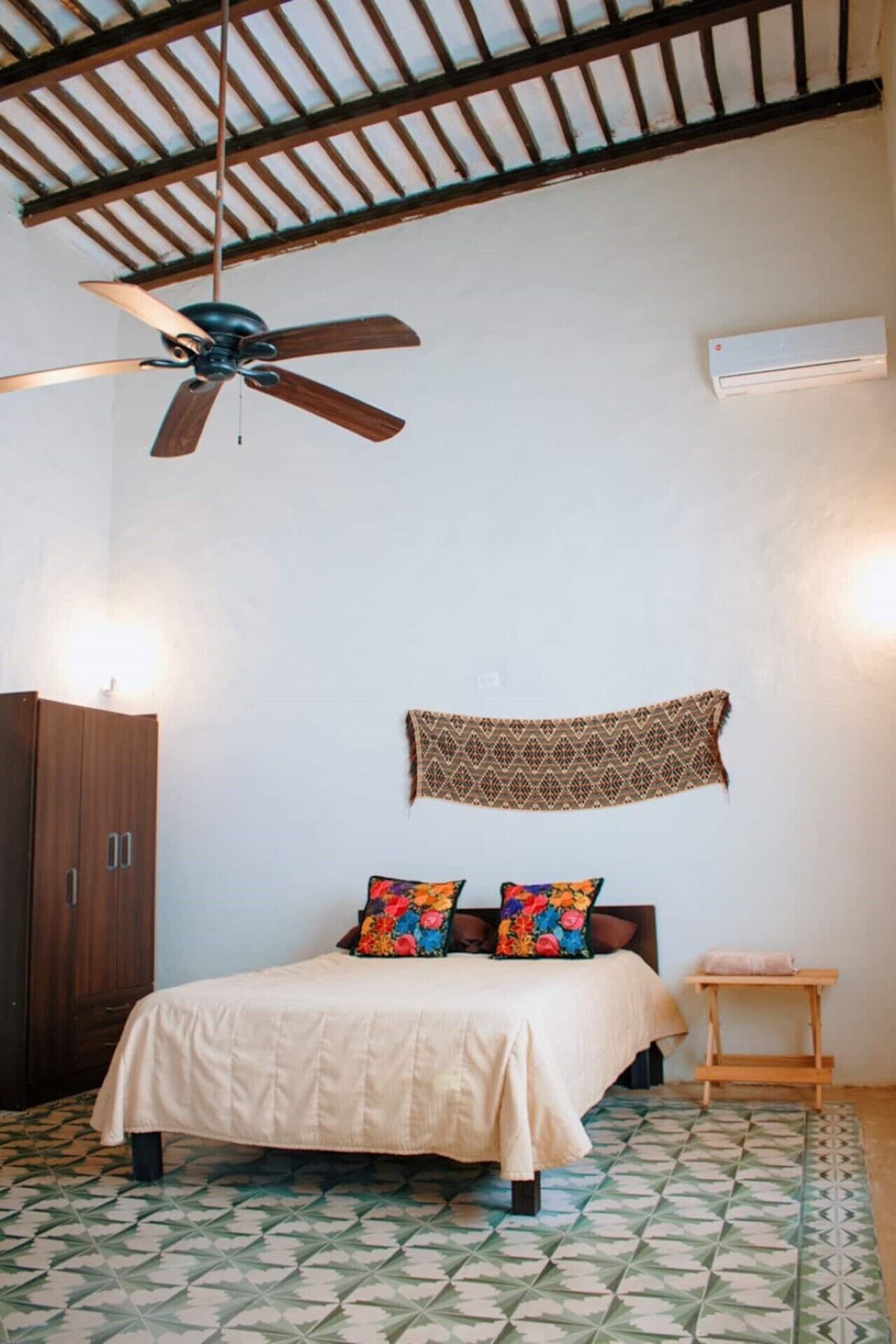 Santiago's Magic House