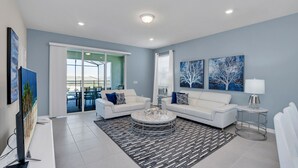 Smart TV, table football - No Rear Neighbors • Private Pool • Foosball • Lazy River • Near Disney (Davenport)
