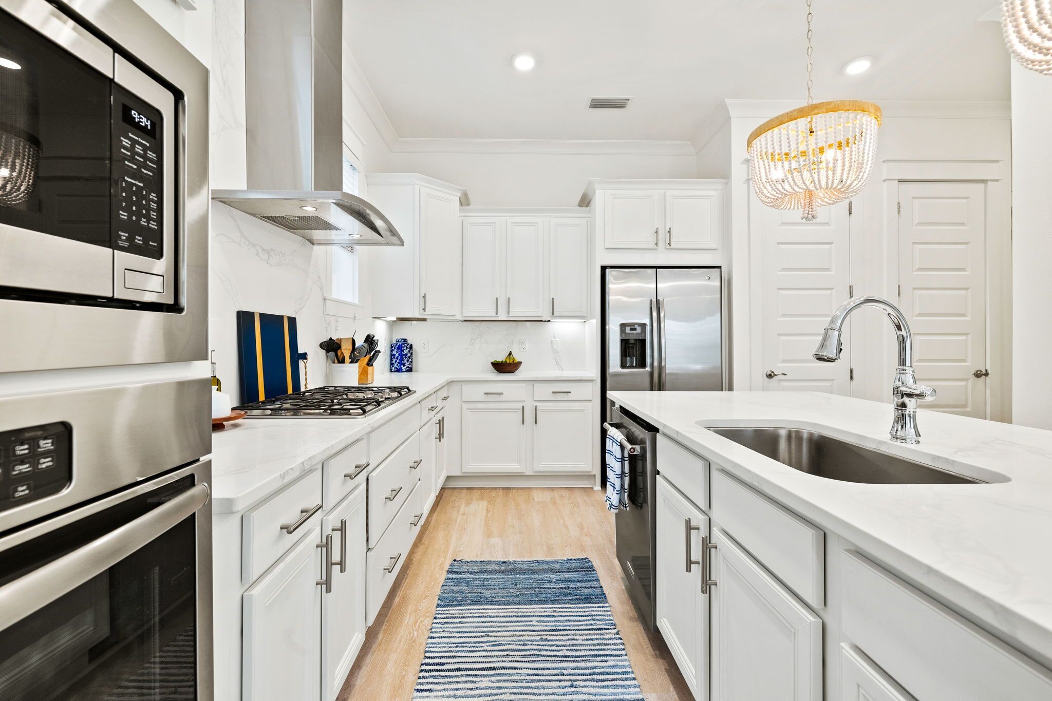 Golf Cart + Bikes! Zero Entry Pool! Walk to The Hub! Close to the Beach!