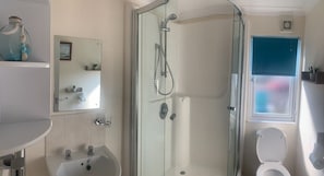 Departamento familiar, baño privado | Baño