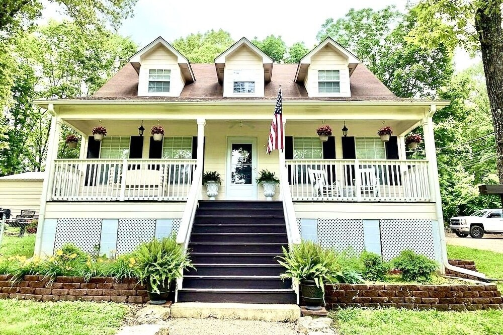Spring River Getaway