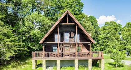 Great rates for a 2B/2B cabin by Fall Creek Falls! Book your summer vacay now!