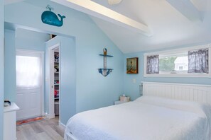 2 bedrooms, iron/ironing board, free WiFi, bed sheets - Popponesset-Beach Cottage, 2 bedrooms, 1.5 baths, Sleeps 4, outdoor shower (Mashpee)