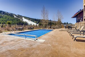 Ulkouima-allas, lämmitetty uima-allas