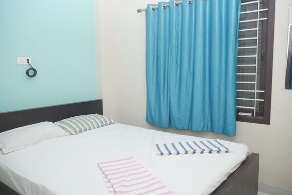 Bureau, draps fournis